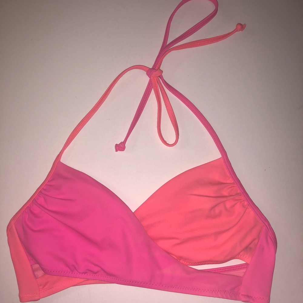 PINK Victoria’s Secret Two tone bikini top